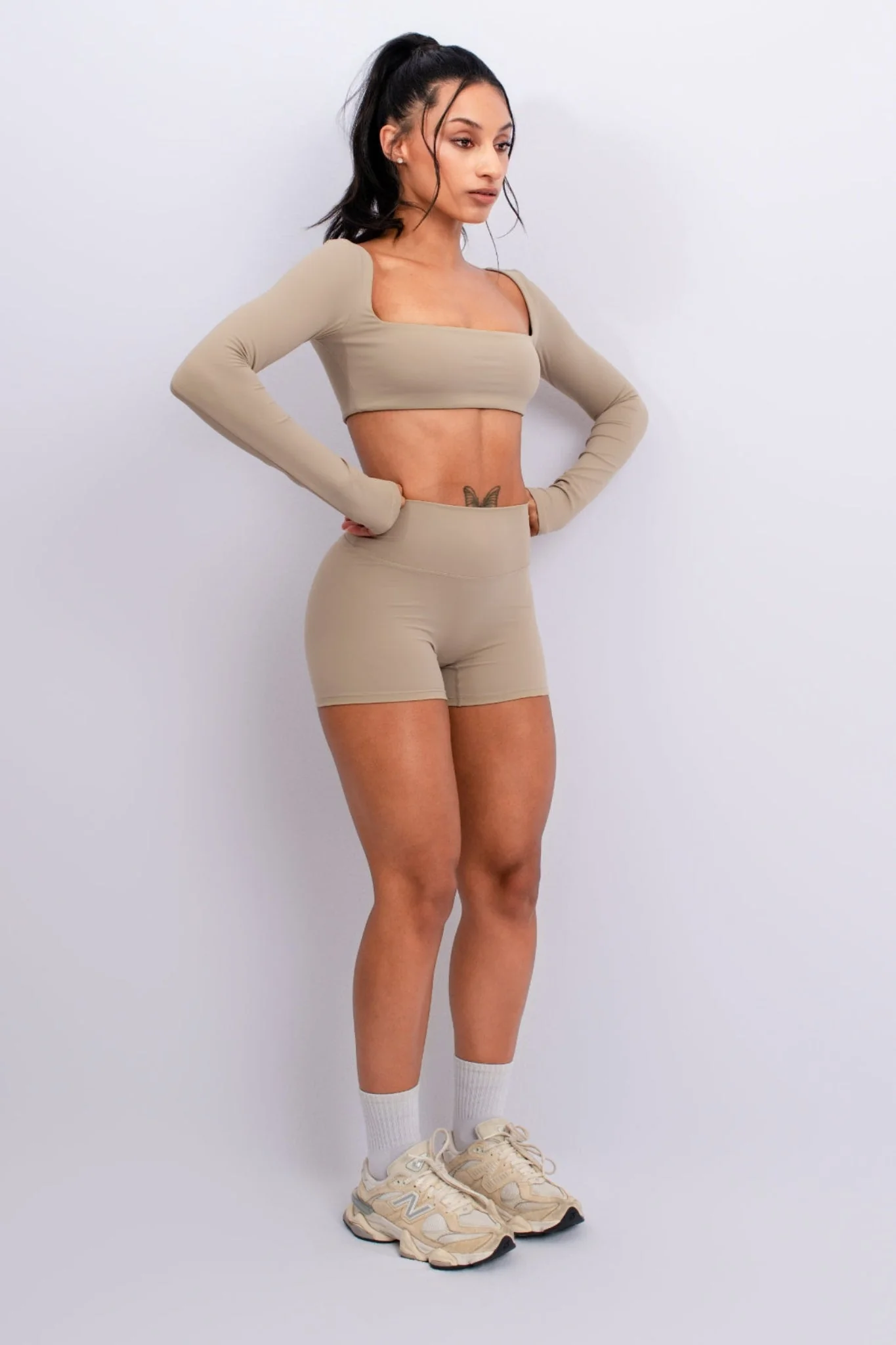 Square Neck Long Sleeve Crop Top - Artadvier